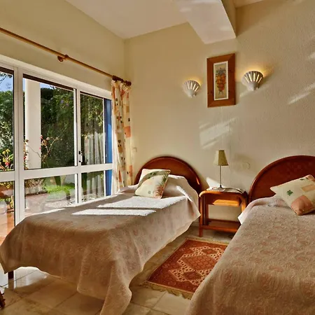 Quadradinhos 3q 4 Bedrooms Private Pool Short Walk To The Praca * Vale do Lobo